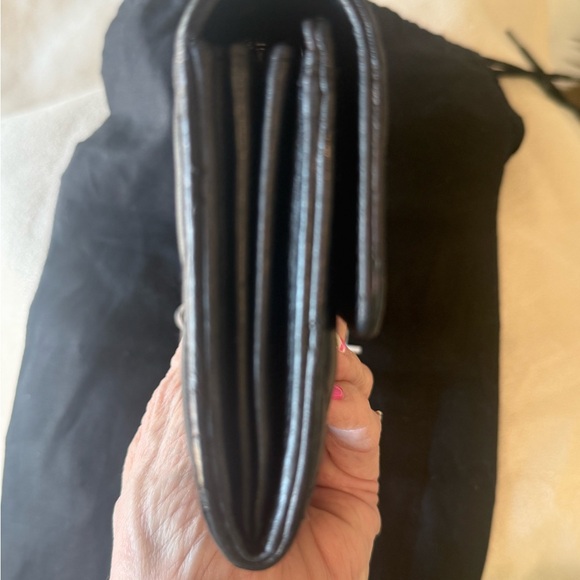 ✨🖤 Chanel Quilted Wallet – Black Lambskin with Silver Hardware🖤✨ - Picture 9 of 14